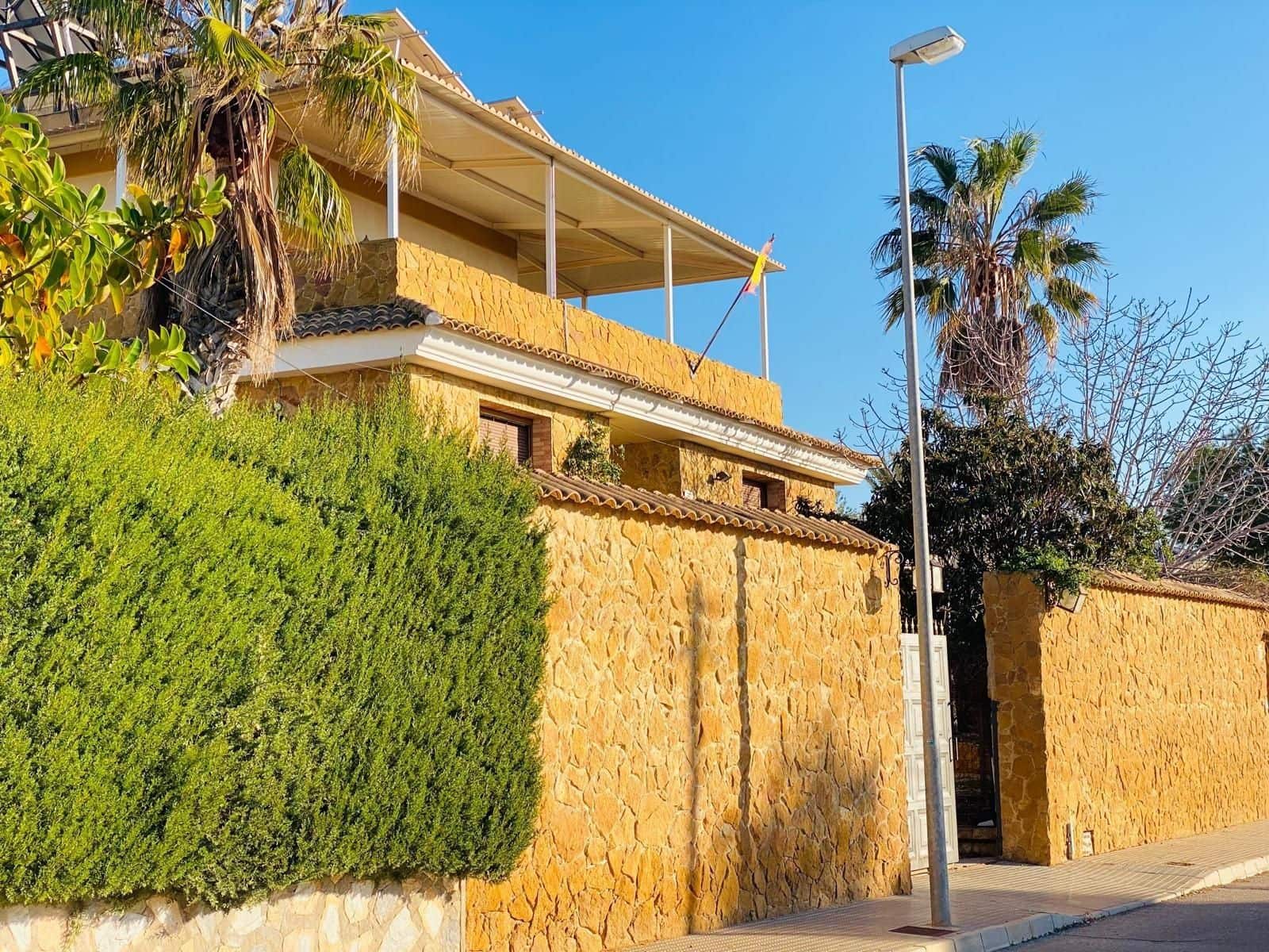 2 Zimmer Villa zu verkaufen in La Florida mit Pool - 819.900 € (Ref: 10107446)