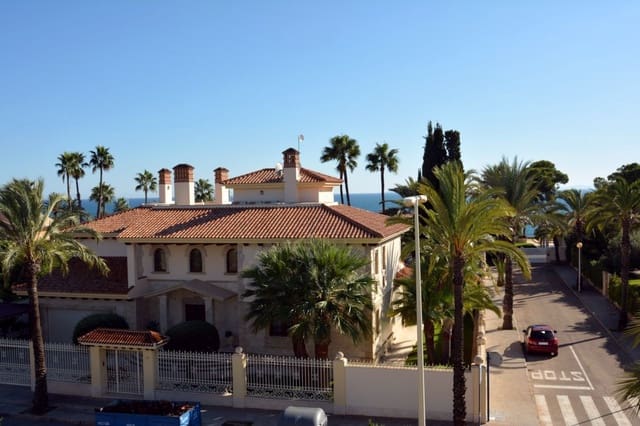 9 Zimmer Villa zu verkaufen in Cabo Roig, Orihuela mit Pool - 1.750.000 € (Ref: 10107448)