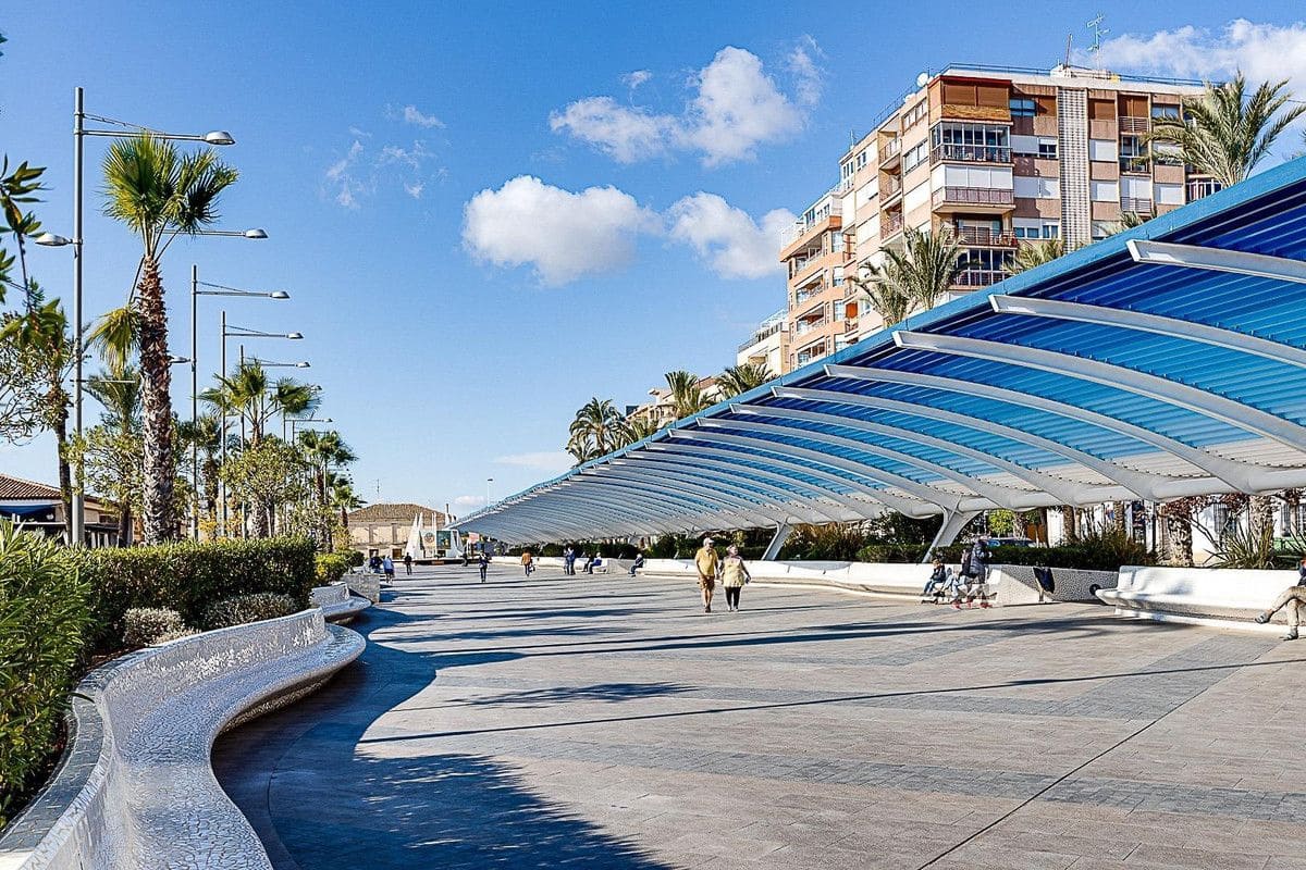 Apartamento de 2 habitaciones en Torrevieja en venta - 150.000 € (Ref: 10108185)