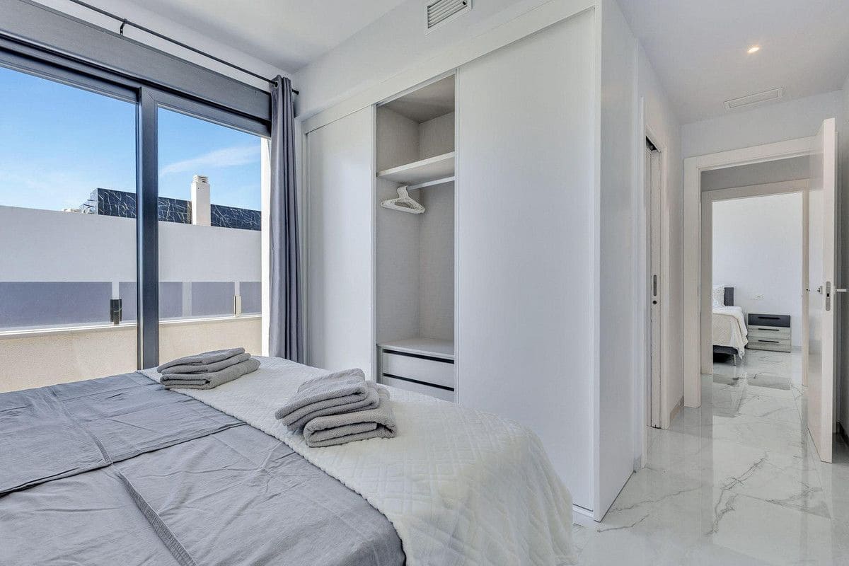 3 slaapkamer Villa te koop in Torrevieja - € 749.900 (Ref: 10108329)