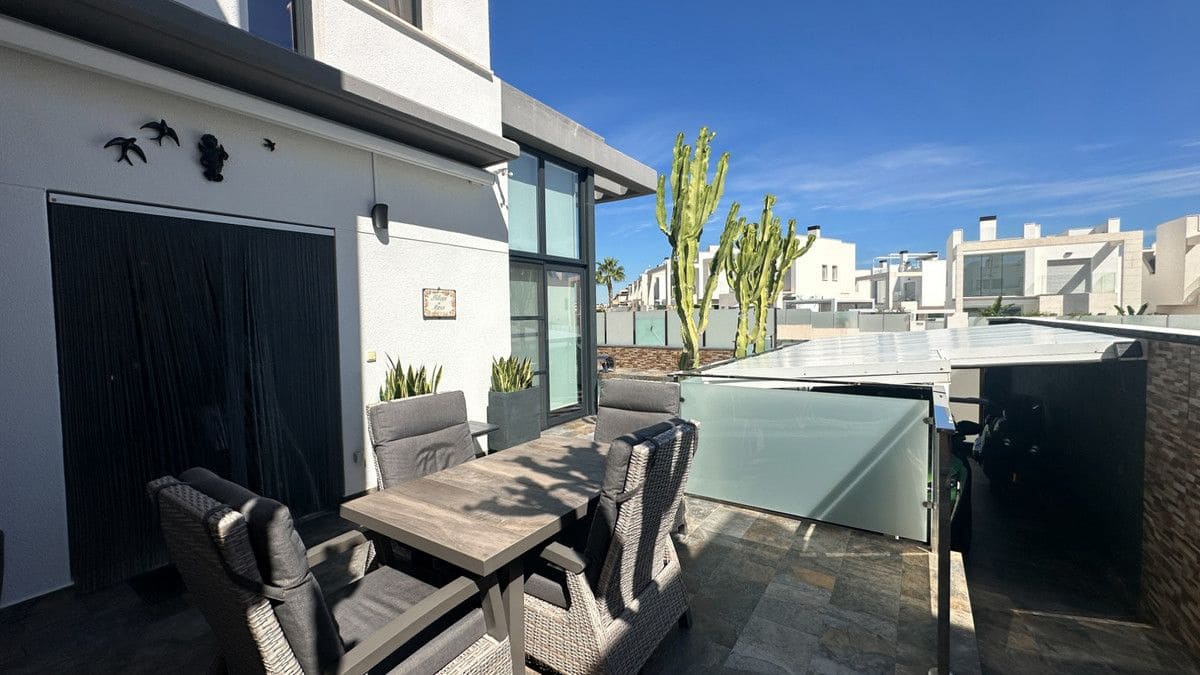 3 makuuhuone Huvila myytävänä paikassa Las Ramblas Golf mukana uima-altaan - 570 000 € (Ref: 10108348)