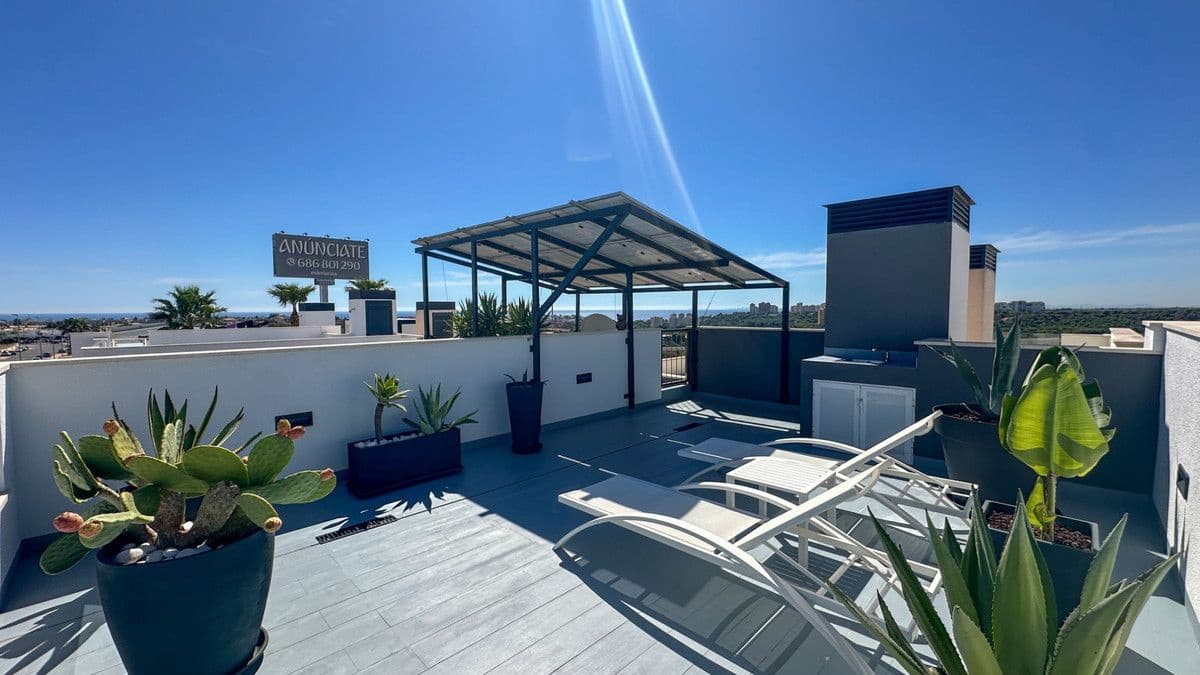 3 makuuhuone Huvila myytävänä paikassa Las Ramblas Golf mukana uima-altaan - 570 000 € (Ref: 10108348)