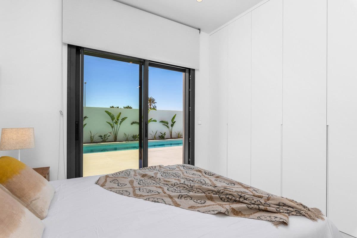 3 soverom Villa til salgs i Los Alcazares med svømmebasseng - € 549 900 (Ref: 10109092)