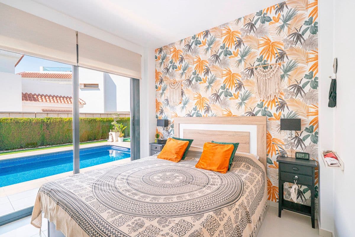 Chalet de 3 habitaciones en Rojales en venta con piscina - 550.000 € (Ref: 10109106)