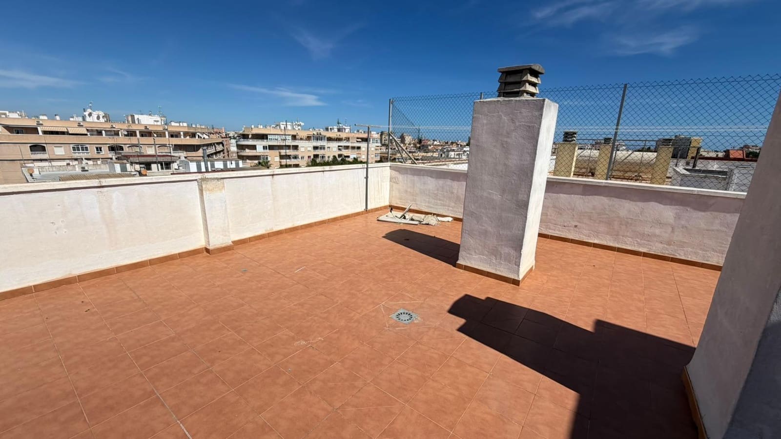 2 soveværelse Lejlighed til salg i Torrevieja med swimmingpool - € 175.900 (Ref: 10109138)