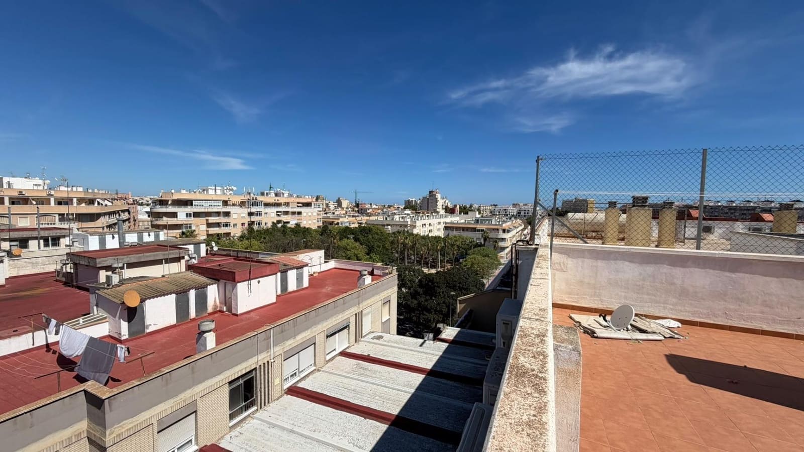 2 soveværelse Lejlighed til salg i Torrevieja med swimmingpool - € 175.900 (Ref: 10109138)