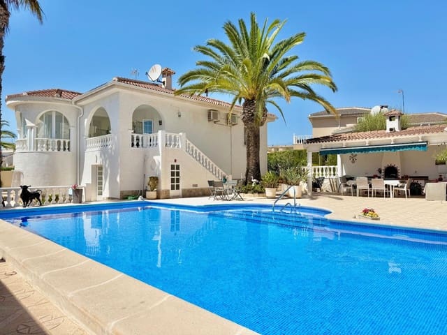 4 soverom Villa til salgs i Ciudad Quesada, Rojales med svømmebasseng - € 690 000 (Ref: 10109142)