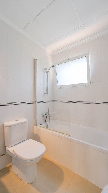 5 bedroom Villa for sale in El Campello with pool - € 490,000 (Ref: 10109146)