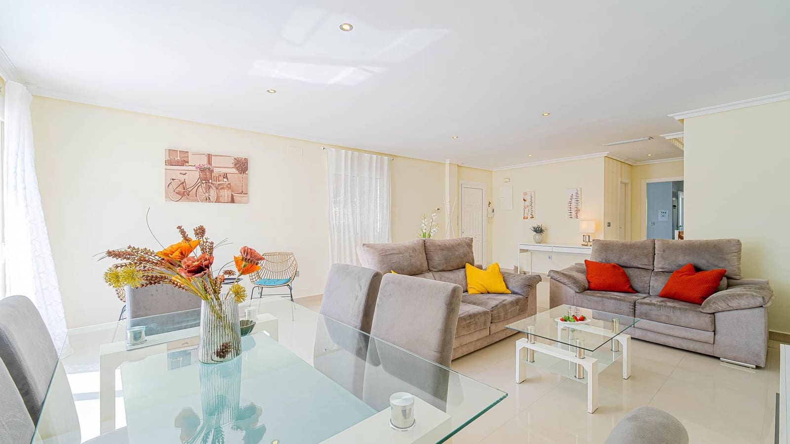 5 bedroom Villa for sale in El Campello with pool - € 490,000 (Ref: 10109146)