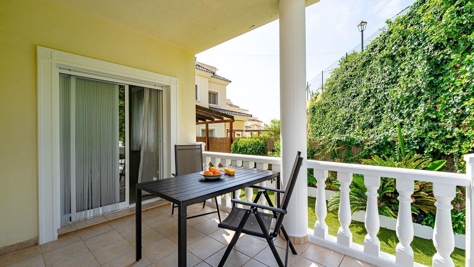 5 bedroom Villa for sale in El Campello with pool - € 490,000 (Ref: 10109146)