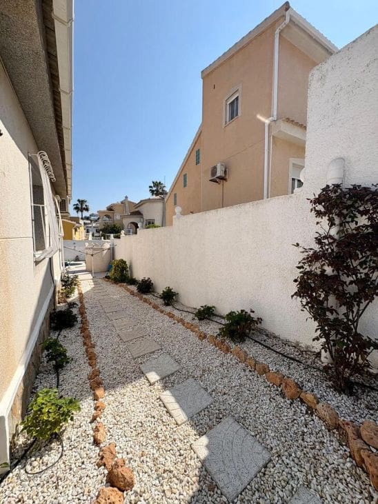 Chalet de 3 habitaciones en Formentera del Segura en venta con piscina - 420.000 € (Ref: 10109151)