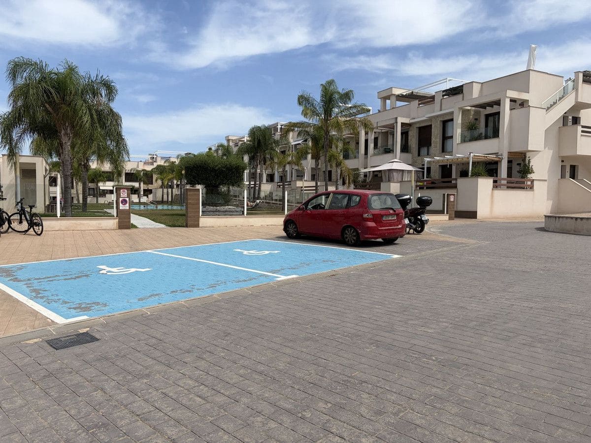 Apartamento de 2 habitaciones en Orihuela Costa en venta con piscina - 285.000 € (Ref: 10109174)
