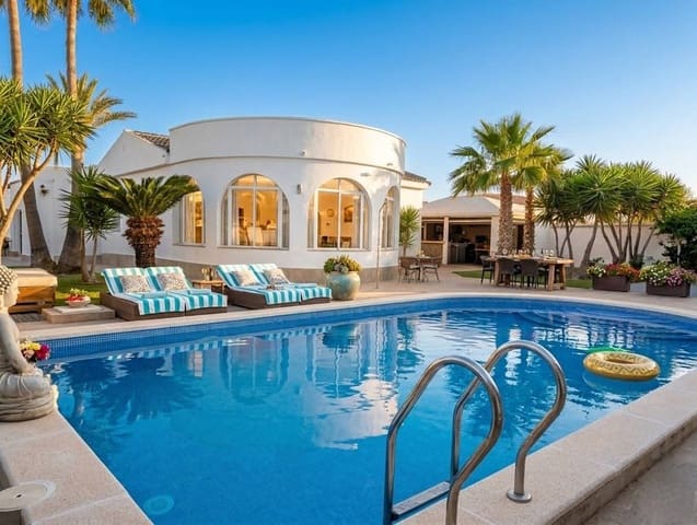 5 soveværelse Villa til salg i San Luis, Torrevieja med swimmingpool garage - € 740.000 (Ref: 10109950)