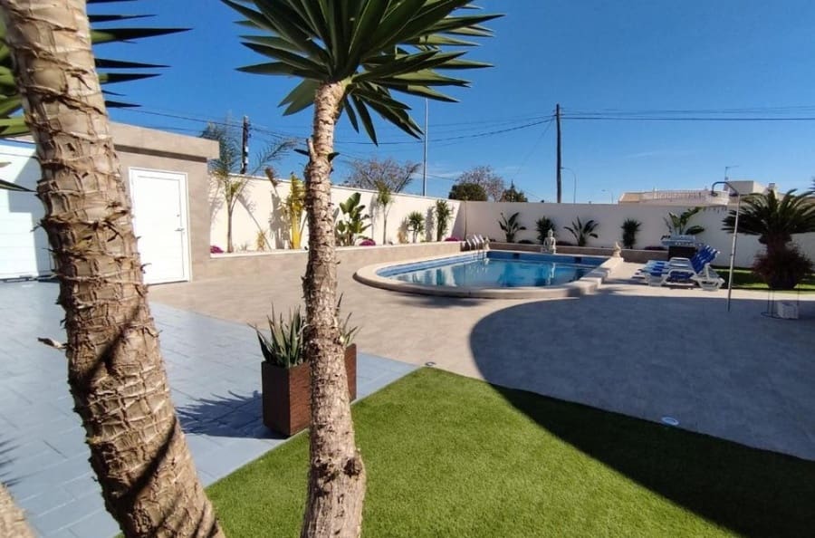 5 soveværelse Villa til salg i San Luis med swimmingpool garage - € 740.000 (Ref: 10109950)