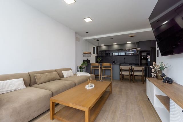 3 sovrum Hus till salu i Puerto Deportivo, Torrevieja med pool - 539 000 € (Ref: 10109957)