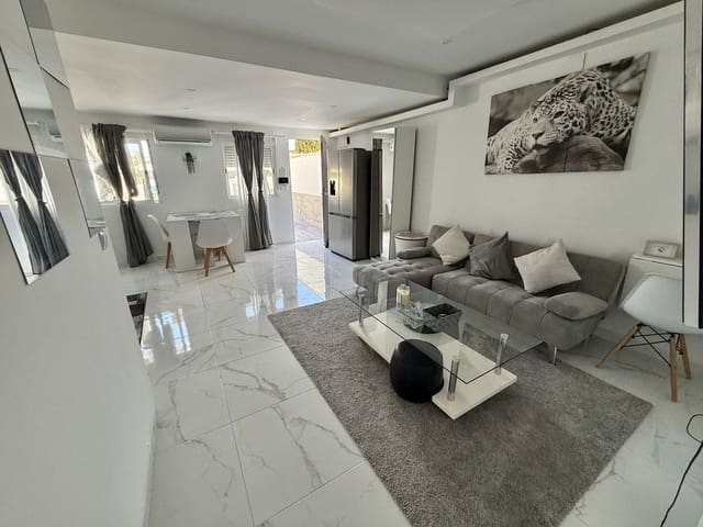 2 camera da letto Bungalow in vendita in Puerto Deportivo, Torrevieja con piscina - 198.000 € (Rif: 10109977)