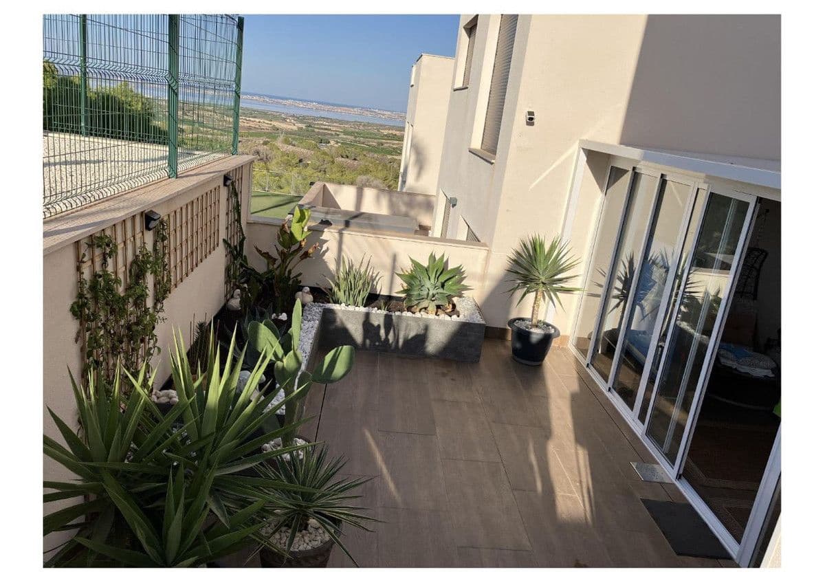2 Zimmer Bungalow zu verkaufen in San Miguel de Salinas mit Pool - 329.000 € (Ref: 10109982)