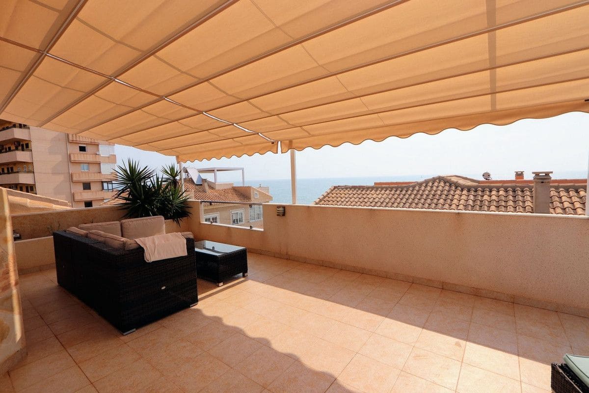 3 slaapkamer Halfvrijstaande villa te koop in Torrevieja - € 445.000 (Ref: 10109988)
