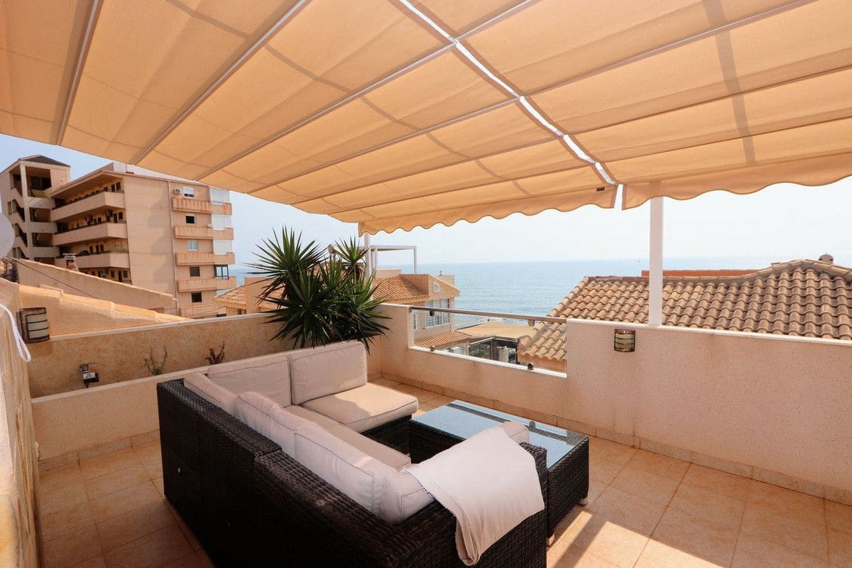 3 slaapkamer Halfvrijstaande villa te koop in Torrevieja - € 445.000 (Ref: 10109988)