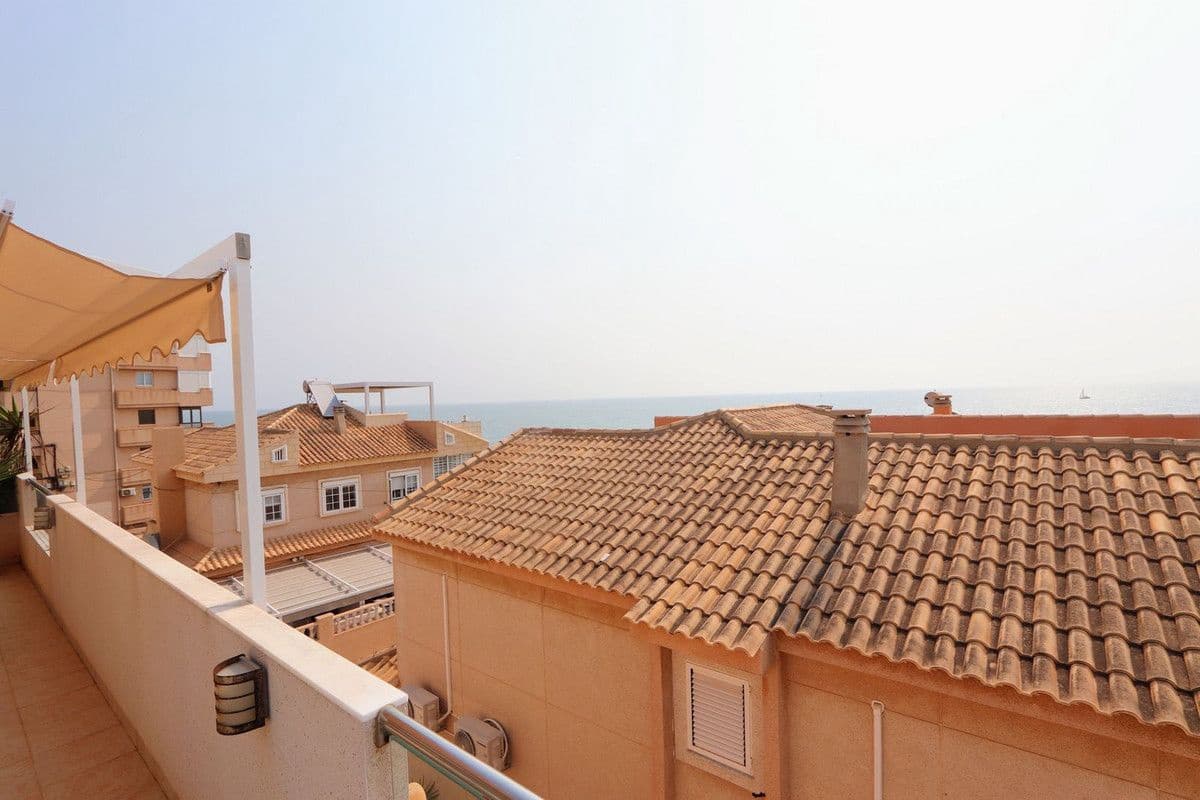 3 slaapkamer Halfvrijstaande villa te koop in Torrevieja - € 445.000 (Ref: 10109988)