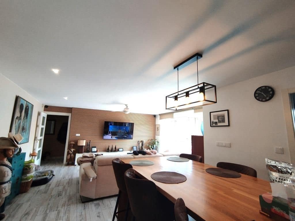 2 quarto Moradia Geminada para venda em Torrevieja com piscina - 465 000 € (Ref: 10110176)