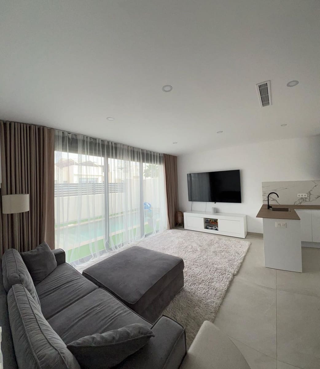 Pareado de 2 habitaciones en Benijófar en venta con piscina - 365.000 € (Ref: 10110179)