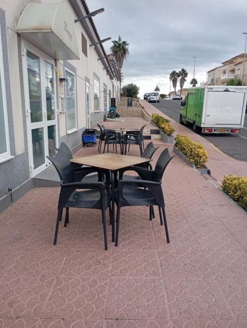 Comercial para venda em Algorfa com garagem - 1 450 000 € (Ref: 10110201)
