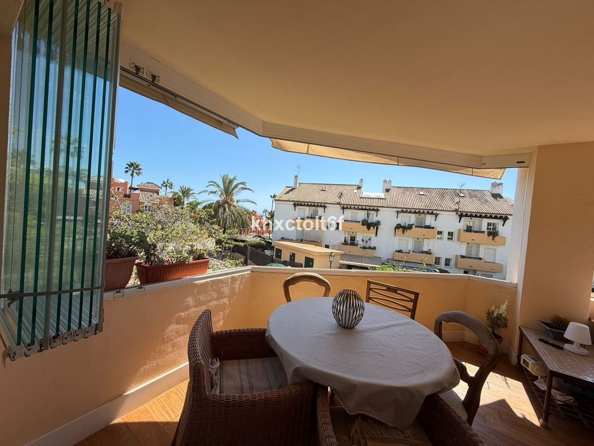 2 bedroom Apartment for sale in Marbella with pool garage - € 645,000 (Ref: 10121881)