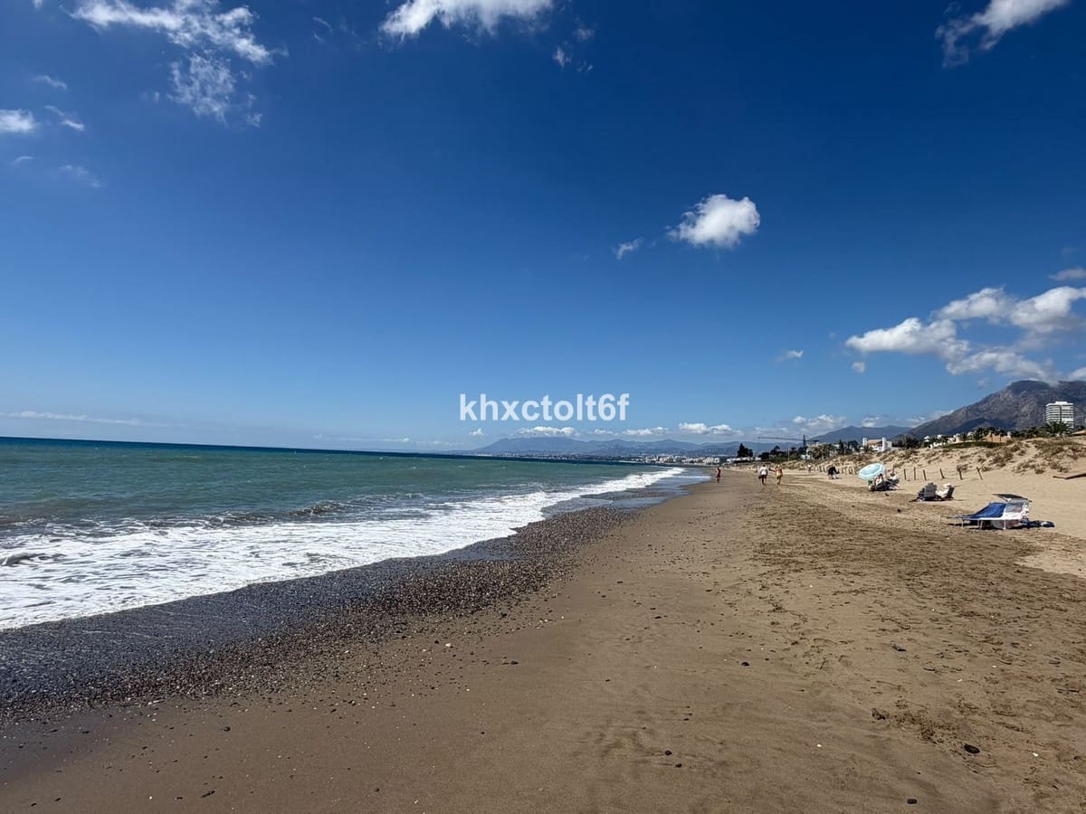2 bedroom Apartment for sale in Marbella with pool garage - € 645,000 (Ref: 10121881)