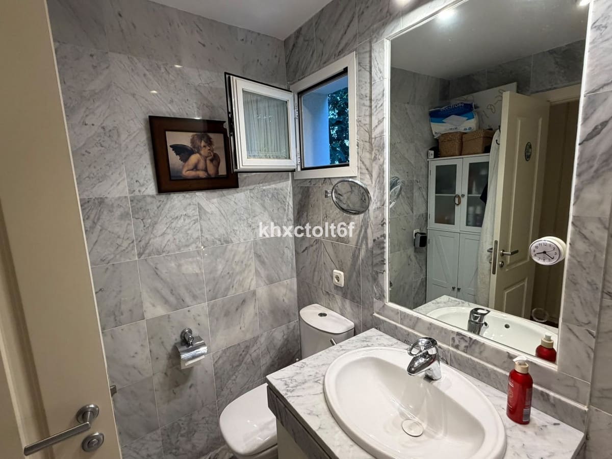 2 bedroom Apartment for sale in Marbella with pool garage - € 645,000 (Ref: 10121881)