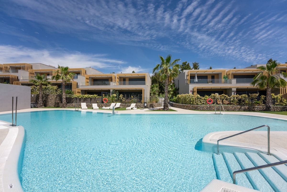 3 soveværelse Byhus til salg i Mijas Costa med swimmingpool garage - € 790.000 (Ref: 10121885)