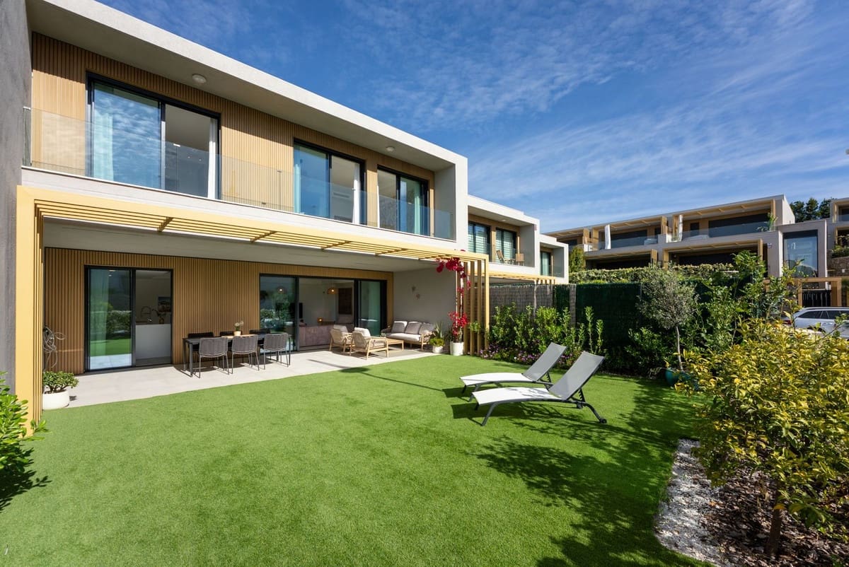 3 soveværelse Byhus til salg i Mijas Costa med swimmingpool garage - € 790.000 (Ref: 10121885)