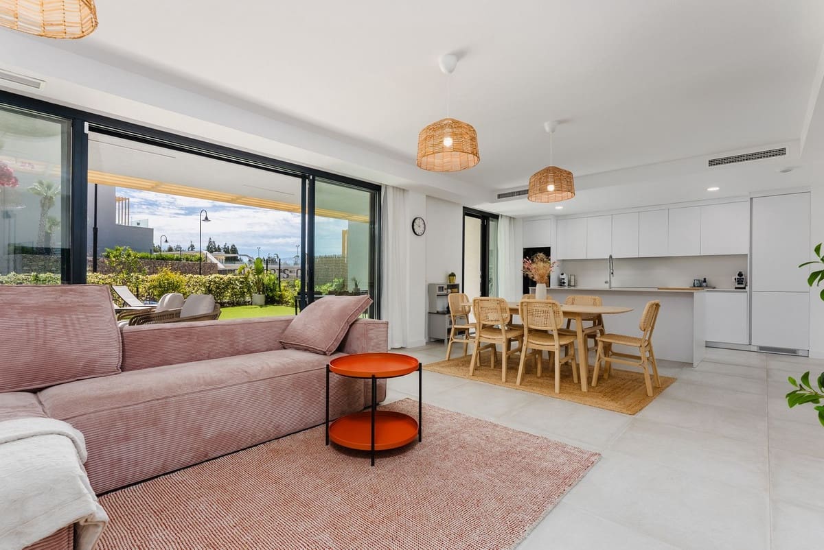 3 soveværelse Byhus til salg i Mijas Costa med swimmingpool garage - € 790.000 (Ref: 10121885)