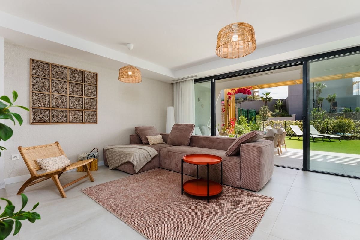 3 soveværelse Byhus til salg i Mijas Costa med swimmingpool garage - € 790.000 (Ref: 10121885)