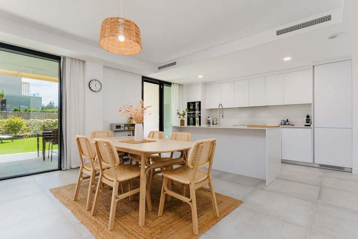 3 soveværelse Byhus til salg i Mijas Costa med swimmingpool garage - € 790.000 (Ref: 10121885)