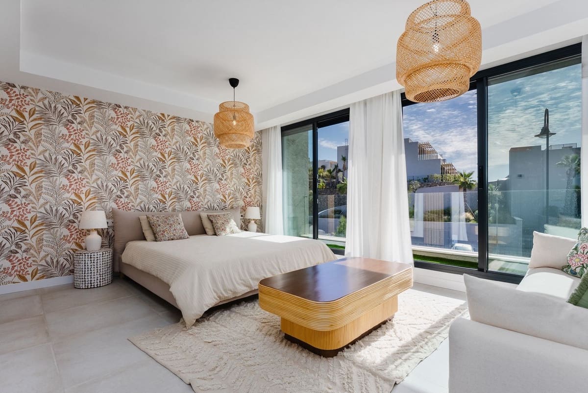 3 soveværelse Byhus til salg i Mijas Costa med swimmingpool garage - € 790.000 (Ref: 10121885)