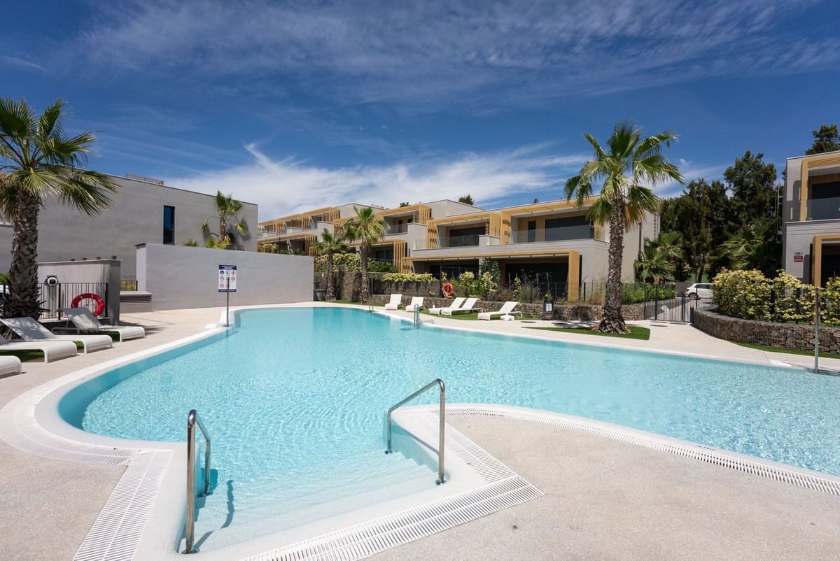 3 soveværelse Byhus til salg i Mijas Costa med swimmingpool garage - € 790.000 (Ref: 10121885)