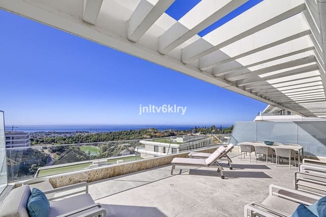 Apartamento de 3 habitaciones en La Concha - Resina Golf, Estepona en venta con piscina garaje - 985.000 € (Ref: 10121892)