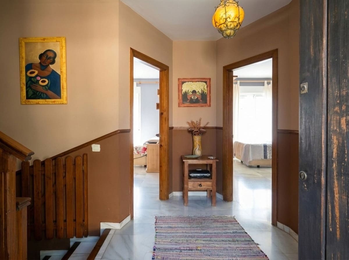 3 sypialnia Dom na sprzedaż w Rio Real z basenem garażem - 530 000 € (Ref: 10121901)