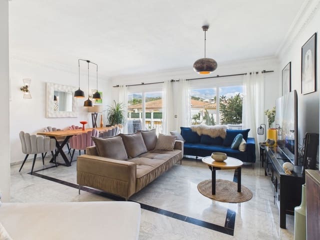 3 bedroom Townhouse for sale in Huerta Nueva, Estepona with garage - € 575,000 (Ref: 10121914)