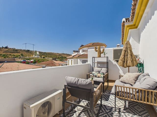 3 bedroom Townhouse for sale in Huerta Nueva, Estepona with garage - € 575,000 (Ref: 10121914)