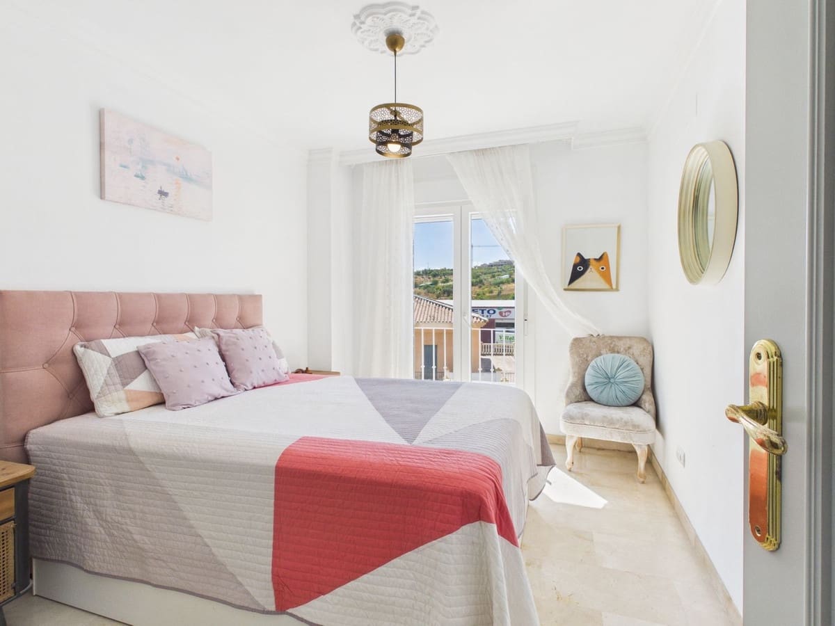 3 soverom Hus til salgs i Estepona med garasje - € 575 000 (Ref: 10121914)