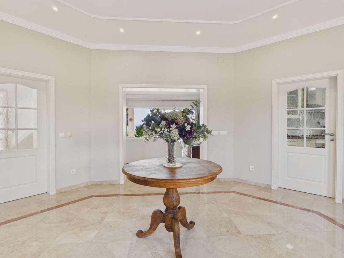 6 sovrum Villa till salu i Benahavis med pool garage - 2 950 000 € (Ref: 10121918)
