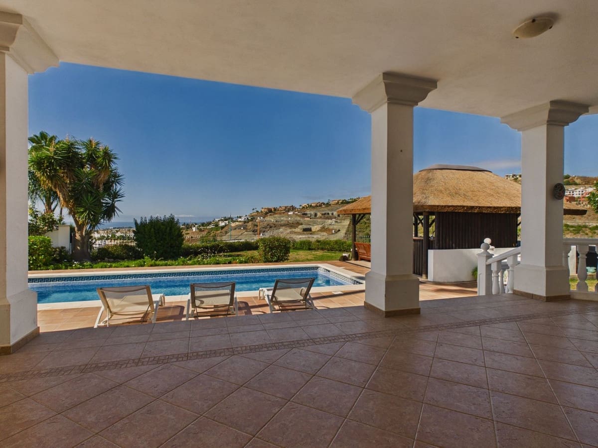 6 sovrum Villa till salu i Benahavis med pool garage - 2 950 000 € (Ref: 10121918)