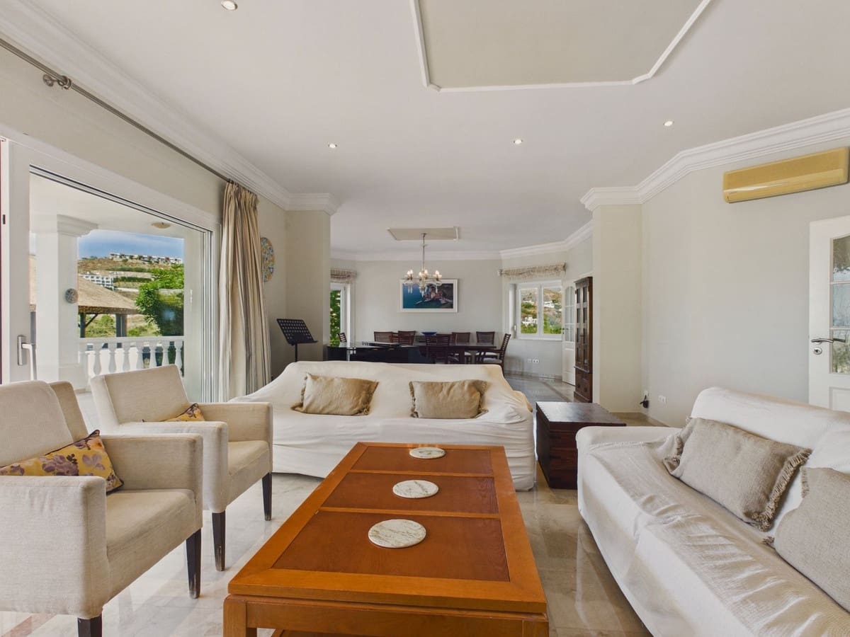 6 sovrum Villa till salu i Benahavis med pool garage - 2 950 000 € (Ref: 10121918)