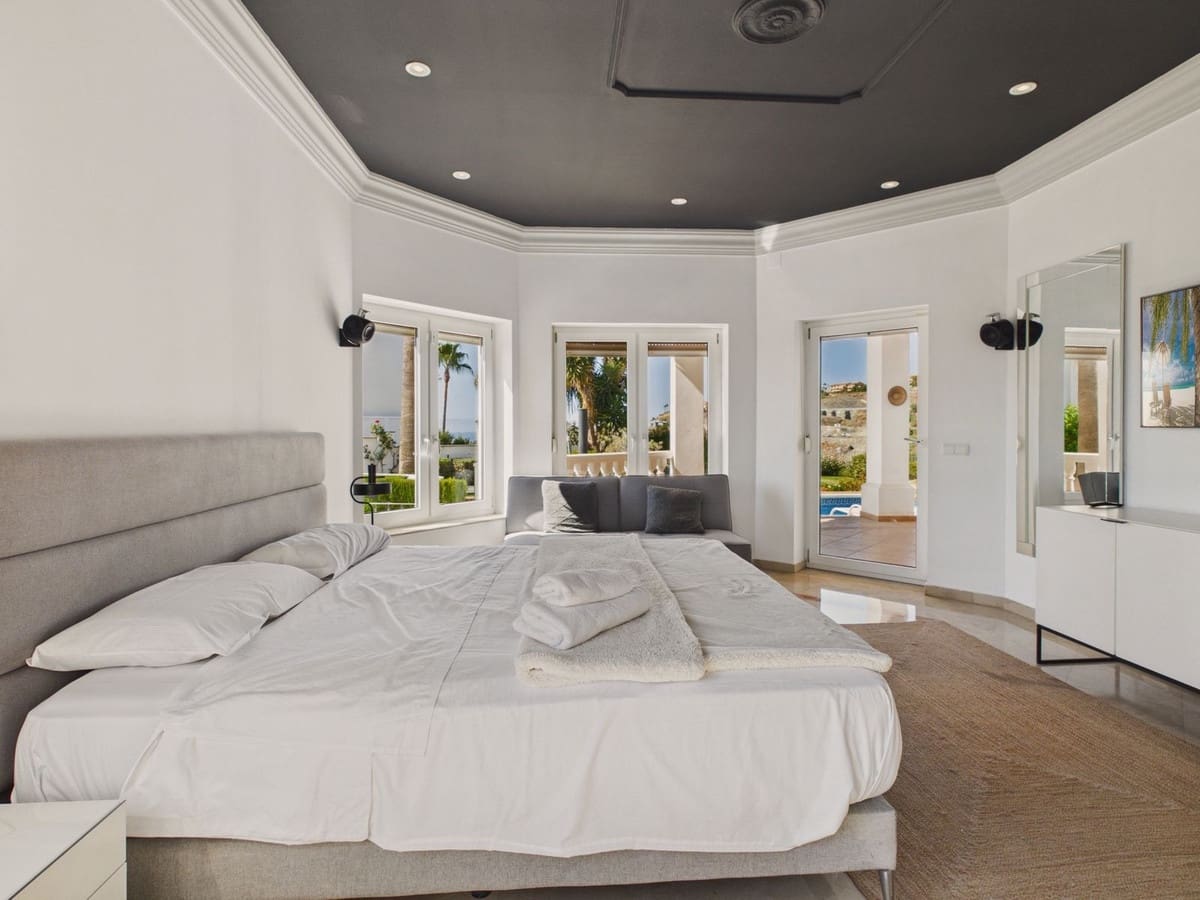 6 sovrum Villa till salu i Benahavis med pool garage - 2 950 000 € (Ref: 10121918)