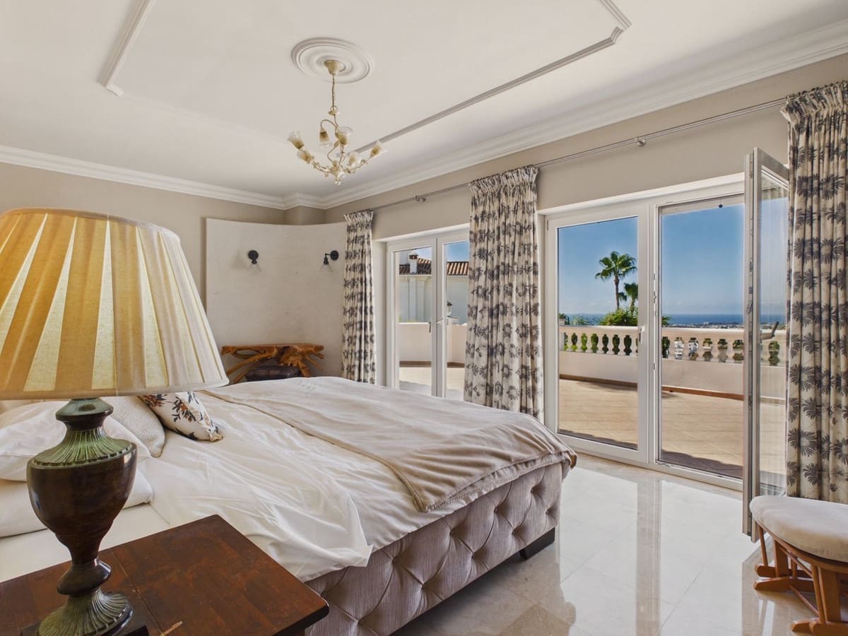 6 sovrum Villa till salu i Benahavis med pool garage - 2 950 000 € (Ref: 10121918)