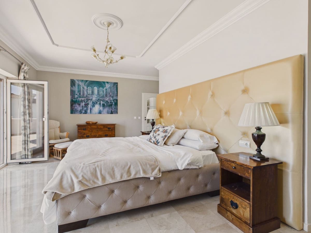 Chalet de 6 habitaciones en Benahavís en venta con piscina garaje - 2.950.000 € (Ref: 10121918)
