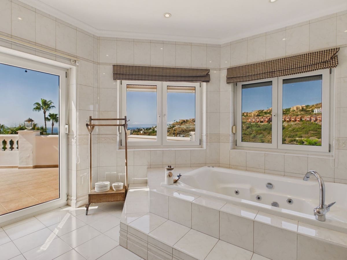 Chalet de 6 habitaciones en Benahavís en venta con piscina garaje - 2.950.000 € (Ref: 10121918)