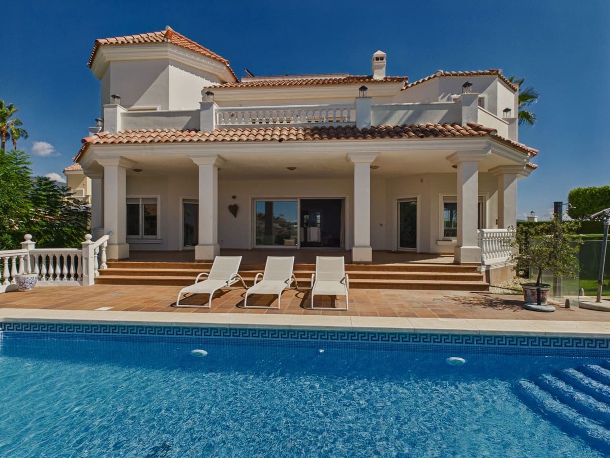 Chalet de 6 habitaciones en Benahavís en venta con piscina garaje - 2.950.000 € (Ref: 10121918)